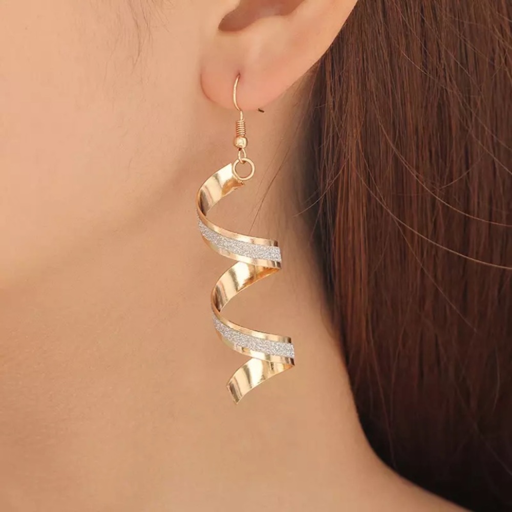 Beautiful Frosted Spiral Earrings♥️♥️♥️